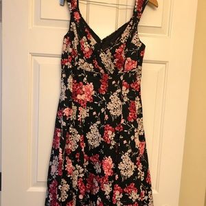 White House Black Market Size 10 Floral Dress